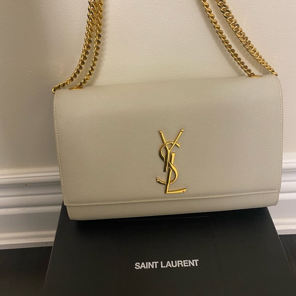 KATE MEDIUM IN GRAIN DE POUDRE EMBOSSED LEATHER - Picture 3 of 7